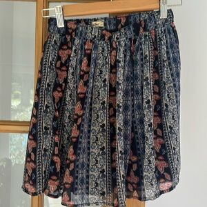 Like new Hollister skirt multi color size small